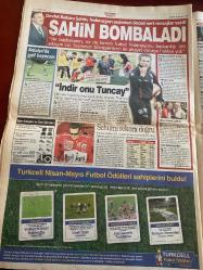 SABAH GAZETESİ DOĞUM GÜNÜ HEDİYESİ - 30 MAYIS 2004 -TAM TAKIM 42 SAYFADIR -Yıldırım Demirörenden Değerli Beşiktaşlılara Başlıklı Kongre Üyelerini ilgilendiren seçim yazısı tam ilan-Aslıgül Yıldız-Meral Banu Avar-Nurettin Tığlı-Etter Karabıyık-Sezer-Yavuz Donat-Taha Akyol-Mehmet Barlas-Benz Üründül-Daum-Tomas-Hooijdonk-Yıldırım-Affan Keçeci-Erol Kaynar-Fikret Orman-Yıldırım Demirören-Le Guen-Zidan-Jacques Santini-Demirören-Mattheaus-Buruk-Şahin-Tuncay-Ersun Yanal-Schumi-Senna-Volkan Kürşat Bekiroğlu-Ümit Özat-Bahadır Beyarslan-Bülent Aydemir-Ali Ekber Yıldırım-Çelik-Yavuz Donat-Hayırlı işler hocam-İmam hatibe de türban düğümü-Adli Tıp kriteri-O da CIA damgalı-Fener’de seçim freni-Tomas umudu kesti-Hooijdonk 69 dakika-Yıldırım takasa soğuk-Karar Beşiktaş’ın-Zidan’dan 5 senelik imza-Yabancıları Santini seçti-Demirören Alman dedi-Şahin bombaladı-İndir onu Tuncay-Schumi rekora doğru-Turkcell Nisan-Mayıs Futbol Ödülleri sahiplerini buldu-Marjinal dayatma bizi ürkütmez anlaşacağız-Zorlamayla
