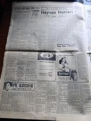 Cumhuriyet Gazetesi - 16 Mayıs 1953 - seçim kanununun tadili şimdilik geri kaldı - yapılan gemilerden biri dünkü tören sırasında denize indirilirken fotoğraf - Batı Almanya'nın ilk ordusu kuruluyor - Yugoslav parlamento heyeti dün geldi fotoğraf - memur evleri inşaatında yolsuzluk - İstanbul'da 15117 motorlu taşıt çalışıyor - 1953 güzeli için Gavriyeloğlu firmasının kraliçe vereceği altın yaldızı gümüş kemer fotoğraf - NATO genel sekreteri Lord İsmay'ın basın toplantısı - Türkiye İsveç güreş milli karşılaşması - İstanbul üniversitesi'nin 500. Kuruluş yıldönümü - Kore'de Türk zaferi - Piç Kurusu yazan Azmiye Hami Güven Yazı Dizisi - hayvan hakları Yazan A. Adnan Adıvar - İstanbul sokakları Yazan Burhan Felek - Cennet Yolu yazan Steinbeck Yazı Dizisi - Luton Town bugün Vefa ile karşılaşacak - İstanbul Belediyesi Şehir Tiyatroları dram kısmında Tartuffe komedi kısmında Bugün pazar - taç giyme Kupası futbol maçları - Daktilografi Sivas Şampiyonası Dün yapıldı fotoğraf -19 Mayıs gösterileri