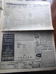 Cumhuriyet Gazetesi - 16 Mayıs 1953 - seçim kanununun tadili şimdilik geri kaldı - yapılan gemilerden biri dünkü tören sırasında denize indirilirken fotoğraf - Batı Almanya'nın ilk ordusu kuruluyor - Yugoslav parlamento heyeti dün geldi fotoğraf - memur evleri inşaatında yolsuzluk - İstanbul'da 15117 motorlu taşıt çalışıyor - 1953 güzeli için Gavriyeloğlu firmasının kraliçe vereceği altın yaldızı gümüş kemer fotoğraf - NATO genel sekreteri Lord İsmay'ın basın toplantısı - Türkiye İsveç güreş milli karşılaşması - İstanbul üniversitesi'nin 500. Kuruluş yıldönümü - Kore'de Türk zaferi - Piç Kurusu yazan Azmiye Hami Güven Yazı Dizisi - hayvan hakları Yazan A. Adnan Adıvar - İstanbul sokakları Yazan Burhan Felek - Cennet Yolu yazan Steinbeck Yazı Dizisi - Luton Town bugün Vefa ile karşılaşacak - İstanbul Belediyesi Şehir Tiyatroları dram kısmında Tartuffe komedi kısmında Bugün pazar - taç giyme Kupası futbol maçları - Daktilografi Sivas Şampiyonası Dün yapıldı fotoğraf -19 Mayıs gösterileri