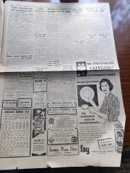 Cumhuriyet Gazetesi - 1 Mayıs 1958 - gezi notları 1 yurtta hava yazan Nadir Nadi Başmakale - ticari durumumuza dair yayınlanan rapor - Bahar Bayramı fotoğraf - devlet dairelerinde çalışan teknik elemanların yevmiyeleri - Ankara'da bir Nurcu daha Tevkif edildi fotoğraf - Kıbrıs'ta durum gergin - Adnan Menderes ile Pakistan başbakanı Nehru bugün buluşacaklar - her isteyen Reşat altını bastırabilecek - ebelerin Kongresi fotoğraf - Kıbrıs'ta durum gergin - Üçüncü Alev yazan Nihal Karamağaralı Yazı Dizisi - Doğu Avrupa'da 90 Rus füze atış rampası var - Romadaki kuş yazan Burhan Felek - J. Majewski sergisi - İstanbul Ankara Radyosu Programı - Vefa Beyoğluspor Maçı - Beşiktaş Bangu Maçı - Hollanda maçı için milli takımımızı bugün uğurluyoruz - eskrimcilerimiz mayısta marsilya'ya gidiyor fotoğraf - Balıkesir'in en çok sevilen takımı fotoğraf - dinamo Bükreş yarın geliyor - Kırkpınar güreşlerine hazırlık  - belediye otobüslerinin çilesi - toplu basın mahkeme reisi Adil güneşoğlu öldü
