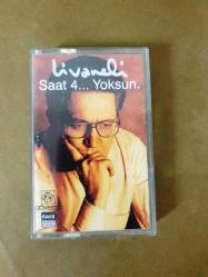 ZÜLFÜ LİVANELİ / SAAT 4 .. YOKSUN - KASET