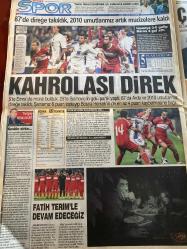 GÜNEŞ GAZETESİ DOĞUM GÜNÜ HEDİYESİ - 10 EYLÜL 2009 -TAM TAKIM 18 SAYFADIR -İstanbul İkitelli‘deki sel felaketinden 31 kişi boğularak öldü-Erdoğan-Bircan Karataş-N.Karadeniz-Emre-Arda-Salihoviç-Baros-Fatih Terim-Turgay Renklıkurt-Onal Karaman-Gökçek-Topbaş-Murat Taş-H.Gürlek-Orhan Kılıç-Emrah Temel-Murat Uluğ-B.Kopucuoğlu-Nehir Erdoğan-Nurgül Burhan-Mehmet Aslantuğ-Eda Taşpınar-Bora-Kıvanç-Yaşar-Emre Altuğ-Masal Okumayın Hesap Verin-7 Kadın İşçi Ekmek Parasına Giderken Öldü-Utanmazlar-Eşyaları Yağmaladılar-Kahrolası Direk-Fatih Terim’le Devam Edeceğiz-Avrupa’nın Rakipsiz Devleri-Söz Artık Takımda-Yeniden Doğmalıyız-Topbaş Topu Attı-Acı Üstüne Acı-Ağa Kızı Nehir-Nurgül Evlatlık Alacak-Eda Kurnazlığı-Yalnız Güzeller-Eski Eşlerin Romantik Gecesi-Süreyya Emanette-Kıvanç Bu Kez Kaçmadı-Yaşar’ı Hayranları Bile Tanımadı-Bir Kaç Kez Aldatıldım-Vehip Dinçcan-İbo-Ali Kırca-Memiş Hoca-Şuayb Aleyhisselam-Selin Getirdikleri ve Götürdükleri-Liderlerin Ağız Bozukluğu-Bir Küçük Ayrıntı-İbo Show’da Eğle