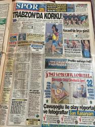 SABAH GAZETESİ DOĞUM GÜNÜ HEDİYESİ - 19 AĞUSTOS 1994 -TAM TAKIM 32 SAYFADIR -eczacı hilal Sayınbaşı eczanesinde vahşice öldürdüler-Yekta Güngör Özden-Doğan Güreş-Ertuğrul-Suat-Saffet-Nezihi-Nartallo-B.Metin-Sabri Sümerer-Feyyaz-Uche-Engin-Şenol Güneş-Cevat Kol-Burakbey-Nizamettin Vezirioğlu-Abdullah Turhan-Mazlum Göknel-Suat Yalaz-Ahmet Vardar-Barbaros-SABAH-TRT Kafasıyla Yasa İptal Ediyor-Eczacı Kızı Boğazladılar-Demokratik Birlik-Cezayir’de Büyük Deprem 150 Ölü 2000’in Üzerinde Yaralı-Güreş Gönlüm Rahat Ayrılıyorum-Kadın Parmağı mı?-Cim-Bom’da Suat İsyanı-Galatasaray’ın Kalesi Bu Hafta da Nezihi’nin-Petrol Cim-Bom’a Tuzak Hazırlıyor-Aslan Galatasaraylılar-Beklenen Süper An Geldi-Cimbomum-Şok Teklif-B.Metin’e 6 Milyar Zam-Beşiktaş’ta İshal Paniği-Fener’de Feyyaz’a Anjin Engeli-Trabzon’da Korku-Kocaeli’de Fırça Günü-Profilo Sahaya İndi-Çavuşoğlu ile Olay Röportaj ve Fotoğraflar Sarı Kanaryam-Burakbey-Mostan Kalesi-Son Osmanlı-Falbilim Merkezi-Bill Clinton-Roger Altman-Sedat Sertoğlu-Ta