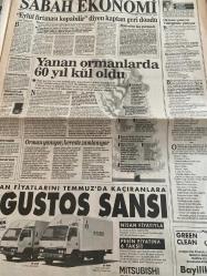 SABAH GAZETESİ DOĞUM GÜNÜ HEDİYESİ - 19 AĞUSTOS 1994 -TAM TAKIM 32 SAYFADIR -eczacı hilal Sayınbaşı eczanesinde vahşice öldürdüler-Yekta Güngör Özden-Doğan Güreş-Ertuğrul-Suat-Saffet-Nezihi-Nartallo-B.Metin-Sabri Sümerer-Feyyaz-Uche-Engin-Şenol Güneş-Cevat Kol-Burakbey-Nizamettin Vezirioğlu-Abdullah Turhan-Mazlum Göknel-Suat Yalaz-Ahmet Vardar-Barbaros-SABAH-TRT Kafasıyla Yasa İptal Ediyor-Eczacı Kızı Boğazladılar-Demokratik Birlik-Cezayir’de Büyük Deprem 150 Ölü 2000’in Üzerinde Yaralı-Güreş Gönlüm Rahat Ayrılıyorum-Kadın Parmağı mı?-Cim-Bom’da Suat İsyanı-Galatasaray’ın Kalesi Bu Hafta da Nezihi’nin-Petrol Cim-Bom’a Tuzak Hazırlıyor-Aslan Galatasaraylılar-Beklenen Süper An Geldi-Cimbomum-Şok Teklif-B.Metin’e 6 Milyar Zam-Beşiktaş’ta İshal Paniği-Fener’de Feyyaz’a Anjin Engeli-Trabzon’da Korku-Kocaeli’de Fırça Günü-Profilo Sahaya İndi-Çavuşoğlu ile Olay Röportaj ve Fotoğraflar Sarı Kanaryam-Burakbey-Mostan Kalesi-Son Osmanlı-Falbilim Merkezi-Bill Clinton-Roger Altman-Sedat Sertoğlu-Ta