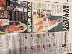 STAR ÖZEL GAZETESİ DOĞUM GÜNÜ HEDİYESİ - 3 EYLÜL 1999 -SADECE 12 SAYFADIR -Hülya Avşarın annesi Emral Avşar sevgilisi Alkan Özalan iile Antalyada baş baş haberi-Emral Avşar-Hülya Avşar-Emral Avşar’ın annesi-Hülya Avşar’ın sevgilisi-Alican Öztaş-Tülin Şahin-Arif-Uche-Zafer Akbaş-Tayfun Toptan-Kazım Ak-Nilgün Han-Savaş Kalafat-Avi Habib-Rachel-Ümit Sabuncuoğlu-Ryan O’Neal-Larry King-George Clooney-Pamela Anderson-Nil Elden-Nalan-Sezen-Rıza-Selim Akçin-Hande Ataizi-Aytaç Arman-Sezer Güvenirgil-Yunus Bülbül-Volkan Güner-Sevda Şener-Hüseyin Köroğlu-Oraloğlu-Deniz Erkanat  Emral Avşar’dan Hülya’ya yağ sevgiliye bal-Fener’e transfer-Gündüz aşıkları-Rekabet başarıyı getirir-Ryan artık bir tonton-Top star maymun-Bücür Cadı-Baba oğul deprem için el ele-Kimlikler değişiyor-Geçmişten gelen sırlar-Aydınlar depremi tartışıyor-Keloğlan ve Can Kız