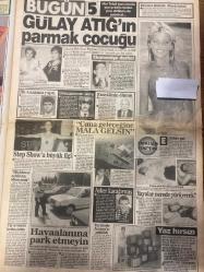BUGÜN GAZETESİ DOĞUM GÜNÜ HEDİYESİ - 10 EYLÜL 1993 -SADECE 12 SAYFADIR -Michael Jackson haberi-Michael Jackson-Jordan Chandler-Bekir Dönmez-Pargali Nurten-Tanyeli-Rahmi Koç-Nuray Yaşar-Muazzez Abacı-Gülben Ergen-Meltem Demiröz-Hülya Uğur-Bülent Ersoy-Sacha Distel-Volkan Severcan-Nesli Çolak-Gülay Atig-Damla-İlknur Erdoğdu-İsmet Ergezeci-Pisah Bosoh-Ali Karabay-Ametil Sarıoğlu-Mehmet Ali Dilsiz-Yusuf Gedikli-Selçuk Gündoğdu-Rod Steward-Rachel Hunter  Baba kurbanı-Ateşlere gelesin-Netekim erotizm-Sihirli formül-Müteahhit güzeli-İdeal lezboş-Saf erkekler bu yazıyı okuyun-Hapishanede seks isyanı-Hülya Uğur’u kızdırdılar-1. Gülben Meltem savaşı başladı-Sefam olsun eşcinsellerin milli marşı-Sacha Distel bu kez Klassis’te-Volkan Severcan ahlaksız teklifler almaya başladım-Garson kızlar-Bebek yüzlü dişi şeytan-Kara Dago-Gülay Atig’in parmak çocuğu-Can’a geleceğine mala gelsin-Havaalanına park etmeyin-Yaz hırsızı-Eski Mısır’da kadınlar şıklığa önem veriyordu-Seksi giyinip frikik verme-Sen de ya