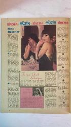 SAMANYOLU ELBİSE PATRON İLAVELİ MECMUA DERGİ -  4 TEMMUZ 1974 - SAYI: 131 AZİZ NESİN - HALİT AKÇATEPE - CÜNEYT ARKIN - NATUK BAYTAN - BAHAR ERDENİZ - ZERRİN ARBAŞ - EMEL ÖZDEN - EROL EVGİN - ERKİN KORAY - ÜMİT TOKCAN - AYSUN GÜVEN - YILMAZ DURU - KADİR SAVUN - AHMET MEKİN - FATMA GİRİK - TÜRKAN ŞORAY - TIMUR SELÇUK - ŞENAY - ŞERİF YÜZBAŞIOĞLU - ZAFER DİLEK - MEMDUH ÜN - ERTUĞRUL ÇAYIROĞLU - İSKENDER DOĞAN - AYTEN ALPMAN - FAHRETTİN ASLAN - EROL BÜYÜKBURÇ - KAMURAN AKKOR - GÖNÜL AKKOR - CANDIDA - LORD MANVILLE - ADRIAN - FOXLEIGH - MRS. HEWSON - BATEMAN  ERİŞTELİ TAVUK - AĞAÇ ÇİLEĞİ PASTASI - YAŞAR YAŞAR NE YAŞAMAZ - ZÜBÜK - GOL KRALI - TATLI BEDÜŞ - DELİLER BOŞANDI - BATTAL GAZİ'NİN OĞLU - GÜN AKŞAM OLDU - TAŞKENT FİLM FESTİVALİ - DAMSIZ EVLER - HÜRRİYETE DOĞRU - ALTIN TOPLU İĞNE YARIŞMASI - TATLI SERT - EN İYİ KADIN OYUNCU - SİNEMA MÜZİK - KISA HABERLER - MODERN EV - BAHÇELİ BİTİŞİK EV - HAYAT HAKKINDAKİ TUTUMUNUZ - BEĞENDİĞİNİZ EV - EV HAYATI - MALİKANEYİ TERK - PEGASUS'UN - 36 SAYFA