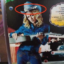 Cd Madonna original album series, 5 cd albüm. Orijinal. Avrupa baskı. Kutusunda ve 2 albüm kabında deformasyon var.    True Blue - Like a prayer - Ray of light - Music - Confessions on a dance floor. Hepsi sorunsuz çalışıyor.