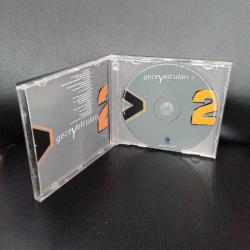 CD Gece Yolcuları 2 albümü. Orijinal. Dinlemeyi etkilemeyen çizikler var. Sorunsuz çalışıyor.