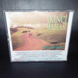 CD Özdemir Erdoğan ikinci Bahar albümü. Orijinal. 1993 Raks sarı bandrollü dönem baskı albüm kartonet ve disk çok iyi durumda koleksiyonluk
