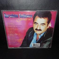 Cd İbrahim Tatlıses Yetmez mi. ön kartoneti yok, dinlemeyi etkilemeyen çizikler var. Sorunsuz çalışıyor.