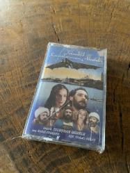 İSTANBUL KANATLARIMIN ALTINDA FİLM MÜZİKLERİ - TULUYHAN UĞURLU - KASET (JELATİNİNDE)