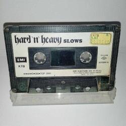 Kaset Hard n heavy slows. Orijinal. 1989 Kağıt Baskı.  kartoneti yok. kaset sorunsuz.   deep purple Heart whitesnake scorpions poison wasp...