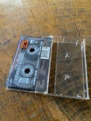 LEVENT YÜKSEL - ADI MENEKŞE - KASET