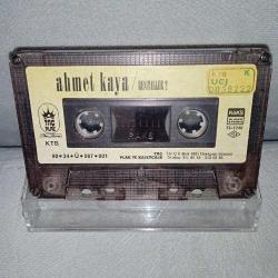 Kaset Ahmet Kaya resitaller 2. 1990 kağıt baskı. kartoneti yok. kasetin her iki köşesinde çalışmasına engel olmayan kırık var.