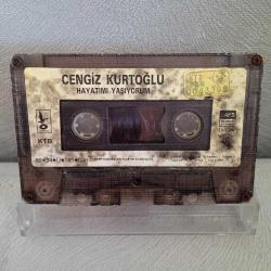 Kaset Cengiz Kurtoğlu hayatımı yaşıyorum. Kartoneti yok. Dönem Kağıt Baskı. baştan sona dinlendi sorunsuz çalışıyor.