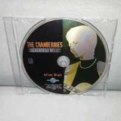 Cd Rom Cranberries Greatest Hits, Blue Jean. Orijinal. Kartoneti yok. Dinlemeyi etkilemeyen çizikler var. Sorunsuz çalışıyor.