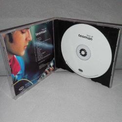 Cd Best of Teoman. Orijinal. Dinlemeyi etkilemeyen çizikler var. Sorunsuz çalışıyor.