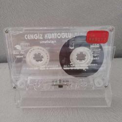 Kaset Cengiz Kurtoğlu unutulan albümü. Kartoneti yok. B2 başında (duvardaki resim) 10 saniye kayıt yemiş.