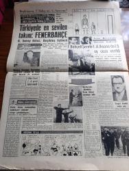 Cumhuriyet Gazetesi - 14 Şubat 1964 - bir kanun ki yazan Ecvet Güresin Başmakale - Limasol'da Türk şehitlerinin sayısı 40'a çıktı - Rumlar havan topları zırhlı buldozerler ve makinalı tüfeklerle Türk kesimine hücum ediyorlar - makarios Dün yeni anglo Amerikan planını reddetti - Ball Dr Fazıl Küçük'le yaptığı görüşmeden sonra veda ederken fotoğraf - Milli güvenlik kurulu Dün toplanarak sıkıyönetimin uzatılmasına karar verdi - Nihat Erim Rumların Birleşmiş milletler'e başvurmalarını devletler hukukuna aykırı buluyor - Fransa ile 25 milyon dolarlık yardım Anlaşması imzalandı - görünmeye başlayan gökyüzü yazan İlhan Selçuk - The Beatles washington'da ilk konserlerini verdiler fotoğraf - ucuzluk yolları yazan Burhan Felek -  Fidel Castro guantanamo üssüne dün bir saat tatlı su verdi - hollywood'da bir Brigitte Bardot buldu Jane Fonda Fotoğraf - dünyanın 8 güzel kadını sırlarını kısaca açıklıyor fotoğraflar - Marino Marini'nin San Remo Şarkıları - Fenerbahçeli Şeref'e 1 Ay ceza verildi