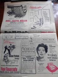 Cumhuriyet Gazetesi - 11 Ocak 1955 - yabancı dilli liseler yazan Nadir Nadi Başmakale -  başvekil Adnan Menderes Yarın Irak meclisinde konuşacak - başvekil Adnan Menderes ve Dışişleri vekili Fuat Köprülü Kerbela seyahatinde Nuri Sait Paşa ile birlikte helikopterden inerken fotoğraf - Edirne sular altında suların kapladığı 797 evden 53 ü çöktü - Merzuka Akçam müebbet hapse mahkeme oldu - migros'un açacağı 60 seyyar dükkan - filmciliğimiz nasıl kalkınır - Vali Fahrettin Kerim Gökay genelevlerin nakli meselesi için ne diyor - komünist için Yugoslavya anlaşması - verem Haftası yazan Burhan Felek - haftanın Spor olayları yazan Haluk San - Fenerbahçe enternasyonel atletizm Bayramı - milli takım ve Galatasaray'ın kıymetli basketbolcusu Erdoğan Partener henüz gelemiyor - Çelik hançer filmi elhamra sinemasında - Zoraki Diplomat yazan Yakup Kadri Karaosmanoğlu Yazı Dizisi - Sahte Kahraman Lawrence derleyen Samih Sami Yazı Dizisi - tarihe geçmiş büyük aşklar Kral 1. Fransua Ve Madam Dö Şatobrian