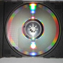 CD Akrep Nalan dağ çiçeği albümü. orijinal 1991 sarı bandrollü dönem baskı. dinlemeyi etkilemeyen çizikler var. sorunsuz çalışıyor.