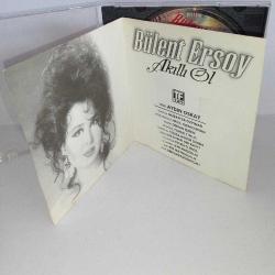 Cd Bülent Ersoy akıllı ol Albümü. orijinal 1994 sarı bandrollü dönem baskı albüm. Dinlemeyi etkilemeyen çizikler var. sorunsuz çalışıyor
