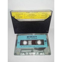 Kaset Bergen insan severse albümü. Dönem Kağıt Baskı. Kaset, Kartonet herşeyiyle Orijinal. Ses kalitesi tertemiz. Baştan sona dinlendi sorunsuz. Koleksiyonluk