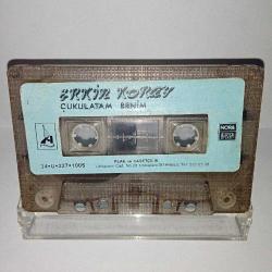 Kaset Erkin Koray Çukulatam benim. Orijinal dönem kağıt baskı, kartoneti yok. Çal gitarcı şarkısında 6 saniye kayıp var.