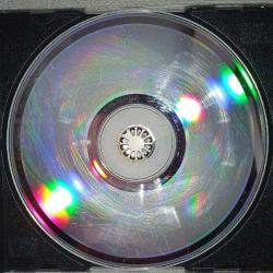 Cd Ahmet Kaya dokunma yanarsın. Orijinal. 1992 dönem baskı. Aşanlar Müzik. Dinlemeyi etkilemeyen yoğun çizikler var. Baştan sona dinlendi sorunsuz çalışıyor.