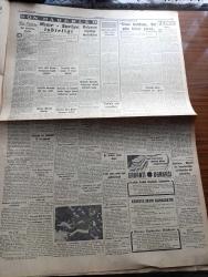 Cumhuriyet Gazetesi - 16 Temmuz 1956 - Dost Pakistan Devlet Reisi İskender Mirza Hararetle Karşılandı fotoğraf - Büyük Millet Meclisi Bugün  Yaz Tatiline Başlıyor - Nixon Başkan Eisenhower'e İzahat Verdi - 6. Kore Tugayımız Dönüyor - Işık Lisesinde Dün Sabah Yangın Çıktı fotoğraf - Rüyam Kotrasının Sahibi Haşim Mardini Yarışı Anlatıyor - Define Arayıcıları Çoğalıyor - Trenlerde Telefon - Karanlıkta Sesler Yazan Perihan Zorlu Yazı Dizisi - Mustafa Kemal Rus Heyeti İle Havzada Ne Konuştu - Karamürsel Araba Vapurunun Tecrübeleri - İsviçre'de Başaşağı Otel İnşa Edildi - İzmir Fuarı Hazırlıkları - Stalin'in Gizli Cinayetleri - Emekli Orgeneral Cemil Cahid Toydemir'in Cenazesi Kaldırıldı - Boston Senfoni Orkestrası Avrupa'da Turneye Çıkıyor - Karacaoğlan Yazan Yaşar Kemal Resimleyen Münif Fehim Yazı Dizisi - Sarışın Bomba Marilyn Monroe Lady Macbeht'i Oynamak İstiyor fotoğraf - Atletizmde Erkeklerde Beşiktaş Kızlarda Kurtuluş Birinci Oldu - 11. Enternasyonal İstanbul Tenis Turnuvası