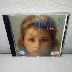 CD Nilüfer geceler albümü. Orijinal. Dinlemeyi etkilemeyen çizikler var. Sorunsuz çalışıyor.