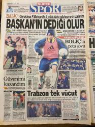 HÜRRİYET GAZETESİ DOĞUM GÜNÜ HEDİYESİ - 11 ŞUBAT 1999 -TAM TAKIM 40 SAYFADIR -Tansu Çiller-Hikmet Çetinkaya-Ertuğrul Özkök-Oktay Ekşi-Mürüvvet İnce-Hakan Alpkaya-İlhan Soyler-Maradona-İlyas Namıoğlu-İsmail Er-Balic-Bayram Tutumlu-Aziz Yıldırım-Sadi Kemal Yaşar-Metin Diyadin-Cornelia-Schneeweiss-Uğur Bültel-Selval Sınmaz-Çiğdem Çelik-Tanzer Özcan-Melike Çelik-Metin İyigün-Nail Çalışkan-Mithittin Güner-Vedat Keçecioğlu-Ahmet Kaya-Emre Kongar-Ali Haydar Veziroğlu  Yılın yalakası sabıkalı çıktı-Gaydalı cenaze-Ankara’da Irak krizi-Demirel tartışma yarattı-Çapıngık genetik son-Uğursuz kurşun-Türkiye’de kim ne kazanıyor-İşte aylık maaşlar-Çarkıfelek’te sürpriz gece-Hakan hata yaptı-Çarkıfelek’te Maradona şovu-Millilerden 5’lik tarife-Başkan’ın dediği olur-Bolic’in pota şovu-Trabzon tek vücut-Doğum gününü kocasının kafasını keserek kutlamış-4 gencin acısı yürekleri yaktı-Gazeteci Fıstıkçı toprağa verildi-Polis kurşununa isyan-İhale komisyonuna hapis uygulaması-Bora’yı vurduran uçmak yakalandı-