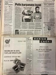 HÜRRİYET GAZETESİ DOĞUM GÜNÜ HEDİYESİ - 11 ŞUBAT 1999 -TAM TAKIM 40 SAYFADIR -Tansu Çiller-Hikmet Çetinkaya-Ertuğrul Özkök-Oktay Ekşi-Mürüvvet İnce-Hakan Alpkaya-İlhan Soyler-Maradona-İlyas Namıoğlu-İsmail Er-Balic-Bayram Tutumlu-Aziz Yıldırım-Sadi Kemal Yaşar-Metin Diyadin-Cornelia-Schneeweiss-Uğur Bültel-Selval Sınmaz-Çiğdem Çelik-Tanzer Özcan-Melike Çelik-Metin İyigün-Nail Çalışkan-Mithittin Güner-Vedat Keçecioğlu-Ahmet Kaya-Emre Kongar-Ali Haydar Veziroğlu  Yılın yalakası sabıkalı çıktı-Gaydalı cenaze-Ankara’da Irak krizi-Demirel tartışma yarattı-Çapıngık genetik son-Uğursuz kurşun-Türkiye’de kim ne kazanıyor-İşte aylık maaşlar-Çarkıfelek’te sürpriz gece-Hakan hata yaptı-Çarkıfelek’te Maradona şovu-Millilerden 5’lik tarife-Başkan’ın dediği olur-Bolic’in pota şovu-Trabzon tek vücut-Doğum gününü kocasının kafasını keserek kutlamış-4 gencin acısı yürekleri yaktı-Gazeteci Fıstıkçı toprağa verildi-Polis kurşununa isyan-İhale komisyonuna hapis uygulaması-Bora’yı vurduran uçmak yakalandı-