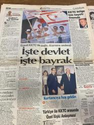 HÜRRİYET GAZETESİ DOĞUM GÜNÜ HEDİYESİ - 21 TEMMUZ 1999 -TAM TAKIM 48 SAYFADIR -Papandreu-Makarios-Ecevit-Ertuğrul Özkök-Oktay Ekşi-Hikmet Uluğbay-Turgut Tüfekçi-Tankut Dinç-Briegel-Kalli-Tsymbalar-Ahmet-Akagüloğlu-Naim Süleymanoğlu-Savaş Ağaoğlu-Bülent Tüfenkci-Pavarotti-Feldkamp-Şansal Sarıalioğlu-Vedat Okyar-Hakkı Yalçın-Şenes Erzik-Antay Kayaoğlu-Metin Seval-Mehmet Aydın-İsmail Er-Cansel Çiçekçi-Merve Kavakçı-Prof. Beyaz-Senol Çakır-Hülya Başaran-Muammer M. Başaran-Zehra Başaran-Melek Başaran-Ekrem Başaran  Tarihi İtiraf-4 Trilyonu Yakmak-Çözümden Sorun Yaratmak-Schröder 5 Türk İşadamıyla Buluşuyor-Yılmaz’dan Yanlış ve Haksız Eleştiri-Cezavelerinde Aşırı Son-Yunan Türk Kardeşliği-Ecevit İsteseydik Tüm Adayı Alırdık-Dünyanın Gözü Türkiye’de-9 Bankamız Dünya Devleri Arasına Girdi-Briegel’e Güvenin-Sezon Sonuna Kadar Kalli-Tsymbalar ile Ön Sözleşme-Kocaeli Ahmeti Vermiyor-Sellami’ye Yeşil Işık-Abaciev İşbaşında-İnönü’de Sessiz Gala-Küfürler Alpay’ı Yıktı-Çıplak Ayaklara 3 Yorum-Güzelle