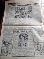 Cumhuriyet Pazar Gazetesi - 19 Temmuz 1953 - Yedi Dakika Yazan Doğan Nadi - renkli karikatür - bir burnun nasıl düzeltildiğini gördüm yazan Vasfiye Özkoçak  - Beş parasız dünya seyahati yazan A. Faulkner V. Vale - haftanın şakaları yazan Burhan Felek - hikaye Pamuk Prenses ve cücesi Yazan M. Reinhardt - beyazperde kahramanlarını dile getirenler Hayri Esen fotoğraf - Rita Hayworth şimdi de Üç boyutlu bir film çeviriyor fotoğraf - Avrupa film dünyasının en parlak yıldızı Silvana Mangano Yazan Feyyaz Tokar - Gregory Peck Kilimancaro filminde Ava Gardner'le beraber fotoğraf - Ev Kadın Moda köşesi - ölümünün 60. yıldönümünde Maupassant On Senede Yirmi Yedi Eser Vermişti Yazan Cenab Ozankan - boş vaktinizi hoş geçirmek için - Ademle Havva yazan Haluk Durukal - Japonya'da Geyşa kızları yeniden ortaya çıktı fotoğraf - Hava transatlantikleri ile Londra New York yolu 7 saate iniyor - İster İnan İster İnan İnanma Çizen Ripley - Gözsüz balık - Mississippi nehrinde ilk gemi