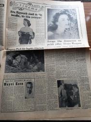 Cumhuriyet Pazar Gazetesi - 19 Temmuz 1953 - Yedi Dakika Yazan Doğan Nadi - renkli karikatür - bir burnun nasıl düzeltildiğini gördüm yazan Vasfiye Özkoçak  - Beş parasız dünya seyahati yazan A. Faulkner V. Vale - haftanın şakaları yazan Burhan Felek - hikaye Pamuk Prenses ve cücesi Yazan M. Reinhardt - beyazperde kahramanlarını dile getirenler Hayri Esen fotoğraf - Rita Hayworth şimdi de Üç boyutlu bir film çeviriyor fotoğraf - Avrupa film dünyasının en parlak yıldızı Silvana Mangano Yazan Feyyaz Tokar - Gregory Peck Kilimancaro filminde Ava Gardner'le beraber fotoğraf - Ev Kadın Moda köşesi - ölümünün 60. yıldönümünde Maupassant On Senede Yirmi Yedi Eser Vermişti Yazan Cenab Ozankan - boş vaktinizi hoş geçirmek için - Ademle Havva yazan Haluk Durukal - Japonya'da Geyşa kızları yeniden ortaya çıktı fotoğraf - Hava transatlantikleri ile Londra New York yolu 7 saate iniyor - İster İnan İster İnan İnanma Çizen Ripley - Gözsüz balık - Mississippi nehrinde ilk gemi