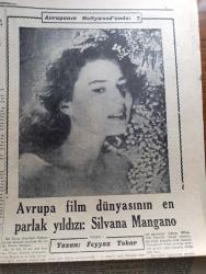 Cumhuriyet Pazar Gazetesi - 19 Temmuz 1953 - Yedi Dakika Yazan Doğan Nadi - renkli karikatür - bir burnun nasıl düzeltildiğini gördüm yazan Vasfiye Özkoçak  - Beş parasız dünya seyahati yazan A. Faulkner V. Vale - haftanın şakaları yazan Burhan Felek - hikaye Pamuk Prenses ve cücesi Yazan M. Reinhardt - beyazperde kahramanlarını dile getirenler Hayri Esen fotoğraf - Rita Hayworth şimdi de Üç boyutlu bir film çeviriyor fotoğraf - Avrupa film dünyasının en parlak yıldızı Silvana Mangano Yazan Feyyaz Tokar - Gregory Peck Kilimancaro filminde Ava Gardner'le beraber fotoğraf - Ev Kadın Moda köşesi - ölümünün 60. yıldönümünde Maupassant On Senede Yirmi Yedi Eser Vermişti Yazan Cenab Ozankan - boş vaktinizi hoş geçirmek için - Ademle Havva yazan Haluk Durukal - Japonya'da Geyşa kızları yeniden ortaya çıktı fotoğraf - Hava transatlantikleri ile Londra New York yolu 7 saate iniyor - İster İnan İster İnan İnanma Çizen Ripley - Gözsüz balık - Mississippi nehrinde ilk gemi