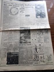Cumhuriyet Pazar Gazetesi - 12 Ağustos 1951 - Yedi Dakika Yazan Doğan Nadi - renkli karikatür Aşkın tarihçesi - İstanbul'un müstakil adayı Niyazi Eryılmaz ile konuşma yazan Necdet Evliyagil - Windsor Dükü ile Düşesi boşanıyorlar mı fotoğraf - boş vaktinizi hoş geçirmek için - hikaye mahsun günahkar yazan Cronin - Puro Tuvalet sabunu - güneşte leke olmasa dünya rahata kavuşacak - Moskova'ya davet 6 yazan Leh milli Demokrat Partisi liderlerinden Z. Stypulkovski - bir kedi köpek doğurdu - Lady Godiva'nın kahramanlığı - İşin şaka tarafı köşesi - manalı bakış kraliçesi Villi Palmer Fotoğrafı - Pier Angeli meşhur İngiliz artisti Stewart Granger ile son filminde fotoğraf - Sezer Sezin'le Kenan Artun Tahirle Zühre filminde fotoğraf - Sezer Sezinle Erman Kardeşler arasında ihtilaf çıktı - hollywood'dan ne haber - İster inan ister inanma çizen Ripley - paris'teki ağaç lokantalar - 40 kilo ağırlığında bir patates - imparatoriçe Marie Louise - K.B.K kumaş mağazası - Ağustosta yapılacak işler