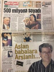 HÜRRİYET GAZETESİ DOĞUM GÜNÜ HEDİYESİ - 18 HAZİRAN 1999 -TAM TAKIM 42 SAYFADIR -Demirel-Oktay Ekşi-Ecevit-Ertuğrul Özkök-Aziz Yıldırım-Rıdvan Dilmen-Celal Doğan-Halil Özan-Sergen-Fatih Terim-Arif-Okan-Tayfur-Süleyman Seba-Selahattin Gökhan-Bülent Ersöz-Ruşen Güven-Bayram Aydın-Erdal İnönü-Tansu Çiller-Yener Süsoy-Evren-Korutürk-Şah-Gülden Aydın-Serdar Turgut-Fausto Papetti  Fail-i Meçhul Karalama Raporu-Sipariş Rapor Böyle Sunuldu-Çankaya Sırları-12 Eylül Öncesi Bir Diyalog-Ağlatan Kavuşma-Mehmetçik Ateş Hattında-Ecevit Kosova Düğümlendi-Vergi Yasası Değişmeli-Telekulak Kaseti Ele Geçti-Yerel Parlamento-Johnson Fener’de-Ver Sergen’i Al Dükkanı-F.Bahçe Bursasporlu Murat’ın Peşinde-F.Bahçe Alpay İçin Gün Sayıyor-Cimbom’da Mutlu Son-Çok Para Aldık-Seba Oktay Süper Golcü-Transferlerimiz Devam Edecek-Göztepe’nin Bülent Israrı-Evren Bir Muhtıra Hazırladık Destek Olun Korutürk Beni Meclis Seçti İçime Sindiremem-Şah Enginarı Yemedi-Dinleme Cihazı-Muhtırayı Üç Gün Sonra Öğrendik-Venedik Bienali