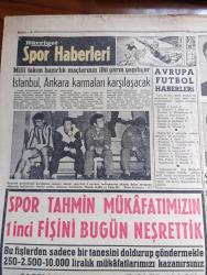 Hürriyet Gazetesi - 14 Kasım 1955 - belediye seçimleri de çok sönük geçti - İstanbul'da en düşük iştirak Kadıköy'de yüzde 7,5 - Malatya'da 15.000 fazla rey alan müstakil namzetlere ait bütün oy pusulaları iptal olundu - Çarşıkapı'da restore edilmekte olan Karamustafapaşa medresesinde seçim sandığının başında kimse yok fotoğraf - seçim dolayısıyla eğlence yerleri kapandığından halk boğaza ve adalara akın etti - Eminönü'ne ait seçim pusulaları ilçe seçim kurulu Başkanı Nefi Demirlioğlu'nun huzuruyla tasnif edilirken fotoğraf - 4000 senelik iskeletler - Arap İsrail sınırında Vaziyet tekrar karıştı - itfaiye sirkeci'de dün çıkan yangını söndürmeye çalışırken - İstanbul'da seçim neticelerinin tablosu - Radyo yürüme dersi verilecek - dünya gazeteleri ne diyorlar - esrar satan bir şebeke daha yakayı ele verdi - köprü iskele üstü Deniz lokantası bugün açıldı - serbest güreş milli takımımız sabaha karşı japonya'yı hareket etti - güreşçilerimiz İbrahim Yurdaeriş Hasan Gemici fotoğraf