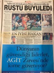 HÜRRİYET GAZETESİ DOĞUM GÜNÜ HEDİYESİ - 14 KASIM 1999 -TAM TAKIM 48 SAYFADIR -Jochen Zschau-Ahmet Mete Işıkara-Ahmet Ercan-Tuncay Taymaz-Halit Yağmurlu-Efkan Arıkan-Sedat Tantan-Oktay Ekşi-Rüştü Reçber-Sergen Yalçın-Bobby Robson-Alpay Özalan-Hakan Şükür-Ercan Taner-Nevzat Yalçınkaya-Naim Süleymanoğlu-Robbie Keane-Tayfun Korkut-Turgay Seren-Ziya Şengül-İlker Yasin-Anders Frisk-Mustafa Denizli-Emin Çölaşan-Adnan Hocacılar-Adnan Hoca-Tansu Çiller-Hüsamettin Cindoruk-Ferai Tınç-Bill Clinton-Hilton Clinton-Hillary Clinton-Melissa Sanders-Bill Clinton-Sandy Berger-Boris Yeltsin-Tony Blair-Gerhard Schröder-Jacques Chirac-D’Alema-Mesut Yılmaz  Ürperten boşluk-İşte uzmanları korkutan tablo-Bu kadar sıklık olağan değil-Hasar büyük-Felaketten yararlanmak-Milli moral-İstanbul için çok önemli kararlar-Rüştü büyüledi-En iyisi Hakan-Bu iş burada biter-Süper İsveçli-İşte gecenin yıldızları-İhbar yağıyor-Adnan Hoca’ya köfte ekmek-Bu kez farklı oldu-Gençlik kolları’ndan Çiller’e darbe-5. Ambalaj Endüstr