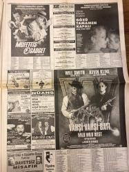 HÜRRİYET GAZETESİ DOĞUM GÜNÜ HEDİYESİ - 14 KASIM 1999 -TAM TAKIM 48 SAYFADIR -Jochen Zschau-Ahmet Mete Işıkara-Ahmet Ercan-Tuncay Taymaz-Halit Yağmurlu-Efkan Arıkan-Sedat Tantan-Oktay Ekşi-Rüştü Reçber-Sergen Yalçın-Bobby Robson-Alpay Özalan-Hakan Şükür-Ercan Taner-Nevzat Yalçınkaya-Naim Süleymanoğlu-Robbie Keane-Tayfun Korkut-Turgay Seren-Ziya Şengül-İlker Yasin-Anders Frisk-Mustafa Denizli-Emin Çölaşan-Adnan Hocacılar-Adnan Hoca-Tansu Çiller-Hüsamettin Cindoruk-Ferai Tınç-Bill Clinton-Hilton Clinton-Hillary Clinton-Melissa Sanders-Bill Clinton-Sandy Berger-Boris Yeltsin-Tony Blair-Gerhard Schröder-Jacques Chirac-D’Alema-Mesut Yılmaz  Ürperten boşluk-İşte uzmanları korkutan tablo-Bu kadar sıklık olağan değil-Hasar büyük-Felaketten yararlanmak-Milli moral-İstanbul için çok önemli kararlar-Rüştü büyüledi-En iyisi Hakan-Bu iş burada biter-Süper İsveçli-İşte gecenin yıldızları-İhbar yağıyor-Adnan Hoca’ya köfte ekmek-Bu kez farklı oldu-Gençlik kolları’ndan Çiller’e darbe-5. Ambalaj Endüstr