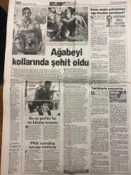 HÜRRİYET GAZETESİ DOĞUM GÜNÜ HEDİYESİ - 25 EKİM 1998 -TAM TAKIM 46 SAYFADIR -Ahmet Demir-Abdülmecid-Murat Bardakçı-Oktay Ekşi-Süleyman Demirel-Toshack-Hakan-Şükrü Erdem-Seba-Kurthan Fişek-Halil Kızılan-Yasin Kızılan-Abdullah Öcalan-Selami Altınok-Baykal-Zeynep Atikkan-Gülcin Yazıcıoğlu-Tayyip Erdoğan-Aydın Bolak  Basında yeni devir-Türkiye yürüyor-Ahmet Demir açığa alındı-Abdülmecid de yüzleştirdi-Bugün yürüyeceğiz-Aşkın: Bana da ihanet ettiler-AIDS maymunları vurdu-Dostluk kazansın-Seba’nın istifası cebinde-Sinyal veriyoruz-Ağabeyi kollarında şehit oldu-Bu ne perhiz bu ne lahana turşusu-PKK varoluş savaşı veriyor-Erken seçim yaklaştıkça ağzı bozulan konuşuyor-Türkiye yürüyor-Yiğidim aslanım burda yatıyor-Meslek onuru için-Mahkeme kapısı gibi banka-Tayyip Bey’in suç duyurusu-Pentagon’u Türkler havalandıracak