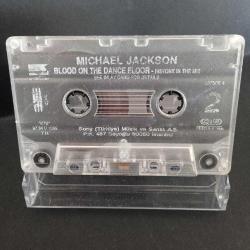 Kaset Michael Jackson Blood On The Dance Floor History in The mix Orijinal, Kartoneti yok. baştan sona dinlendi sorunsuz çalışıyor