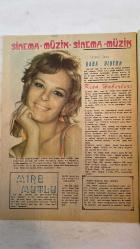 SAMANYOLU ELBİSE PATRON İLAVELİ MECMUA DERGİ - 30 NİSAN 1975 - SAYI:174  HÜLYA KOÇYİĞİT - SELİM SOYDAN - GÜLŞAH KOÇYİĞİT - MİNE MUTLU - PAKİZE SUDA - CÜNEYT ARKIN - GÜLER MOCAN - BETÜL IŞIK - HÜLYA TUĞLU - ARAM GÜLYÜZ - BAHAR ERDENİZ - ARZU OKAY - FATMA BELGEN - SEVDA KARACA - ERTAN ANAPA - FUNDA ANAPA - ASU MARALMAN - TANER ŞENER - UĞUR IŞIK - AYLA ALGAN - ERKİN KORAY - EMEL ÖZDEN - DANIELE - TIZIANA - PAOLA  PARASIZ PATRON İLAVEMİZİ İSTEYİNİZ - SİNEMA MÜZİK - KISA HABERLER - REJİSÖR SEVGİLİSİ EMEL ÖZDEN’E SOYUNMAYI YASAKLADI - SENİ BEKLERKEN - YAZIN ŞIK OLALIM - YUMURTADAN YARARLANIN - BİR TEST: SİNİRLERİNİZ SAĞLAM MI? - 36 SAYFA