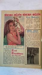 SAMANYOLU ELBİSE PATRON İLAVELİ MECMUA DERGİ - 27 ŞUBAT 1975 – SAYI:165  FİLİZ AKIN – MELEK GÖRGÜN – EROL BÜYÜKBURÇ – VECDİ UYGUN – NURİ ERGİN – ENVER BURÇKİN – TENNUR SOLAK – BİLAL İNCİ – HULUSİ KENTMEN – MÜRÜVVET SİM – İLHAN DANER – NECDET TOSUN – GÖNÜL TANSEL – AJDA PEKKAN – SÜHEYL DENİZCİ – CEM KARACA – İSKENDER DOĞAN – LÂLE BELKİS – GÖKSEL ARSOY – MARZIA – GIULIANO – ROBERTA - FİLİZ AKIN BUTİK AÇIYOR – MELEK GÖRGÜN YENİ ANADOLU TURUNESİNE BAŞLIYOR – EROL BÜYÜKBURÇ TEKRAR SİNEMADA – KISA HABERLER – GÖKSEL ARSOY KÖLN TV’SİNDE KONSER VERECEK – SENDEN BAŞKA – ÇIKAN KISMIN ÖZETİ – BAHAR HAZIRLIĞI BAŞLADI - 36 SAYFA