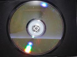 DVD Donnie Darko. Orijinal. Türkçe dublaj. Çalışmasını etkilemeyen çizikler var. Sorunsuz çalışıyor.