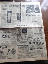 Hürriyet Gazetesi - 14 Nisan 1962 - İsmet İnönü huzur kapımızın önündedir asıl meselemiz ekonomik ilerleme dedi - ünlü rejisör Elia Kazan Ankara'ya geldi - Başbakan İsmet İnönü mahkum aileleri ile görüştü fotoğraf - Ragıp Gümüşpala ihraç kararlarını geri aldı - işçiler protesto toplantısı yaptı - Atina'da kanlı nümayiş 20 polis 25 talebe yaralandı - General Jouhaud idam cezasına mahkum edildi - burç falı - Abdülmecit'e ait çifte 5 bin liraya satıldı - Yul Brynner Atatürk köşkünü ziyaret etti - Suriye'de Nazım El Kudsi cumhurbaşkanı oldu - yeni bir aletle çocuğun cinsiyeti doğumdan önce belli oluyor - Real Madrid altıncı defa finalist oldu - Real Madrid Benfica finali fotoğraf - Fenerbahçe Karşıyaka maçı - Can Bartu'nun italya'daki itibarı Peşte'den sonra çok arttı - Ordu takımı Bugün Antalya'da oynuyor - kör bir köpek âmâ adama tam üç sene rehberlik etti - Burgiba ve yeni karısı fotoğraf - Avusturyalı 69 Profesör Dün İstanbul'a geldi - Fatoş karikatür - güngörmüşler karikatür