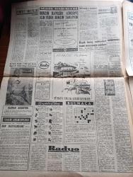 Milliyet Gazetesi - 20 Temmuz 1958 - İngilizler libya'ya çıktı - Kruşçev batılı liderlerle Nehru Ve Birleşmiş Milletler sekreteri derhal Konferansı çağırdı - Irak Kralı Faysala ait Aliye yatı Bebek koyunda fotoğraf - Kıbrıs'ta 5 Türk genci öldürüldü - Lefkoşe'de Tahtakale semtinde Ferruh Canbaz şimdi Türk gencinin EOKA tarafından vurulmasını Türk kadınları sokağa çıkma yasağına rağmen protesto etti fotoğraf - Irak Pakt'tan çekilmiyor - Nasır'ın bir kuryesi Dün İstanbul'dan geçti fotoğraf - Amerika Bağdat Paktı üyelerinden Irak'a karşı ihtiyatsız harekette bulunmamalarını istedi - Kral Faysal'ın mallarına el konuldu - İstanbul Ankara Radyosu Programı - cemiyet haberleri yazan Leyla Umar - bel kemiği ve demokrasi yazan Peyami Safa - İsmet İnönü bugün Eyüp ilçe kongresinde konuşacak - İstanbul'un yeni belediye reisi Kemal Aygün dün geldi - bir başka alem yazan Refik Cevat Ulunay - pazarlık köşesi yazan Halit Kıvanç - Gündüz kılıç gözü ile Anadolu'da Spor  - Kınalı Burgaz Maçı